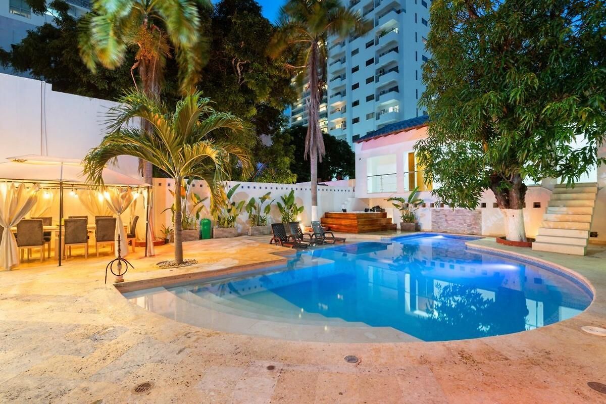 10br Mansion Beachfront W Pool And Disco Cartagena