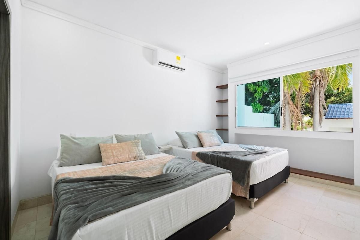 10br Mansion Beachfront W Pool And Disco * Cartagena