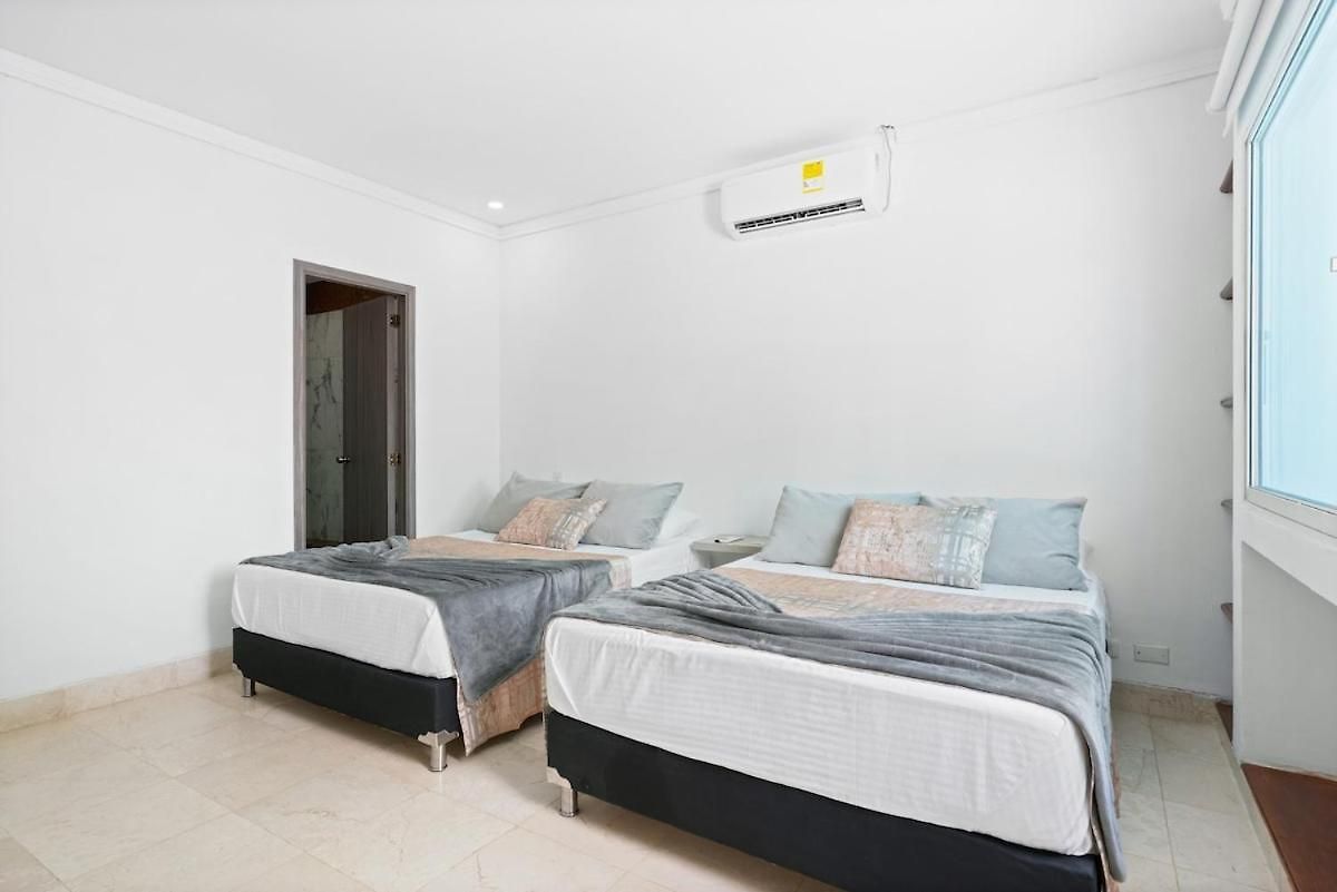 10br Mansion Beachfront W Pool And Disco Holiday home *