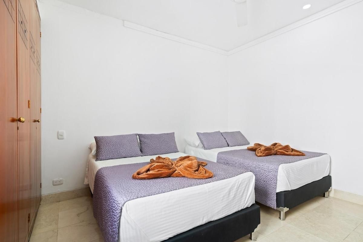 10br Mansion Beachfront W Pool And Disco Cartagena