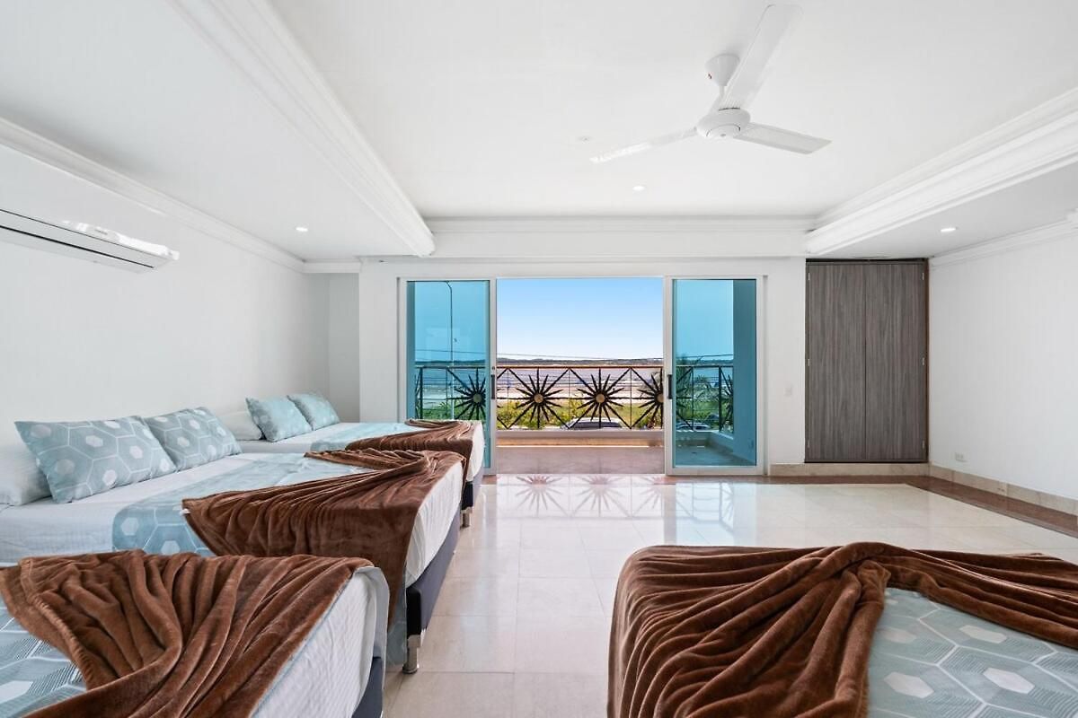 10br Mansion Beachfront W Pool And Disco *