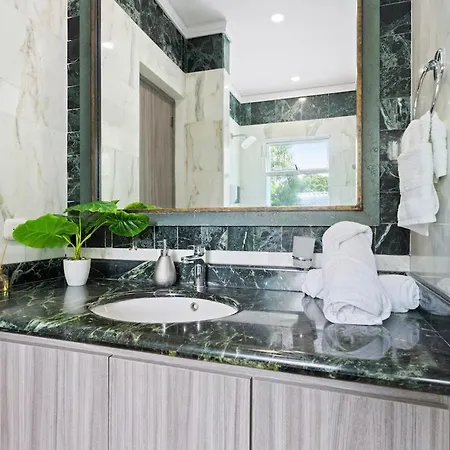 10br Mansion Beachfront W Pool And Disco Cartagena