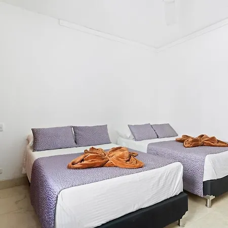 10br Mansion Beachfront W Pool And Disco Cartagena