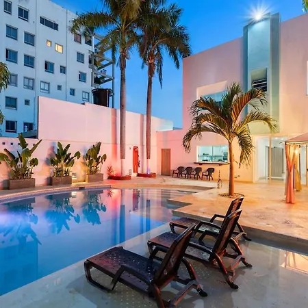 Holiday home 10br Mansion Beachfront W Pool And Disco *