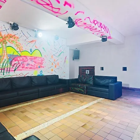 Holiday home 10br Mansion Beachfront W Pool And Disco