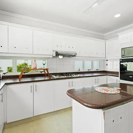 10br Mansion Beachfront W Pool And Disco * Cartagena