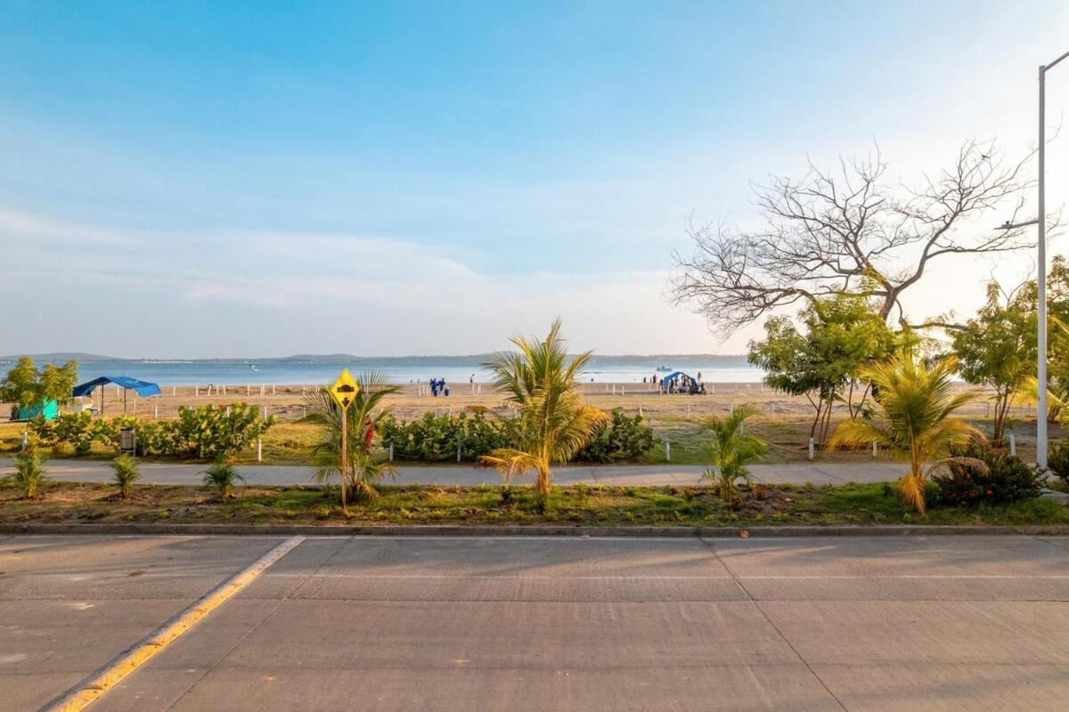 Holiday home 10br Mansion Beachfront W Pool And Disco