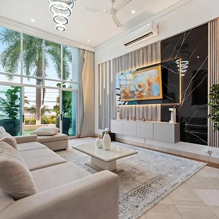 10br Mansion Beachfront W Pool And Disco Сasa de vacaciones
