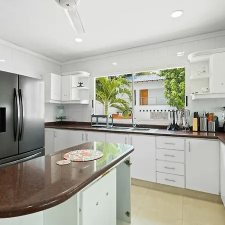 10br Mansion Beachfront W Pool And Disco