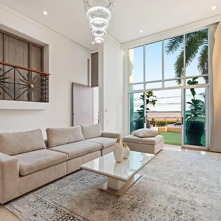 Сasa de vacaciones 10br Mansion Beachfront W Pool And Disco Cartagena