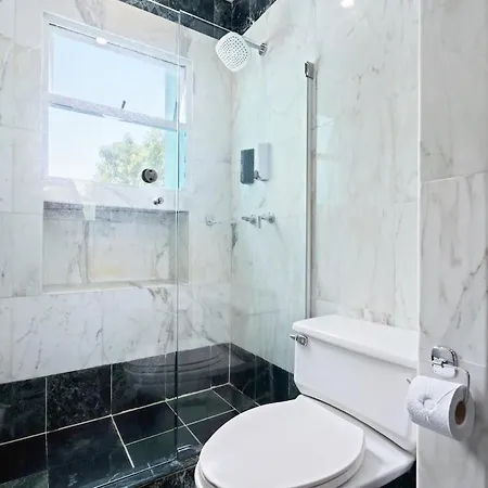 10br Mansion Beachfront W Pool And Disco Cartagena